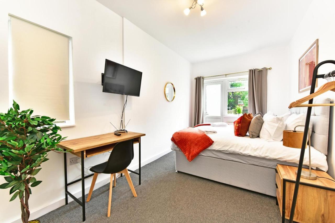 West Ealing Serviced Apts- 2 Bedroom 2 Bath Parking Near Station With Off Street Parking By 360Stays Exterior foto